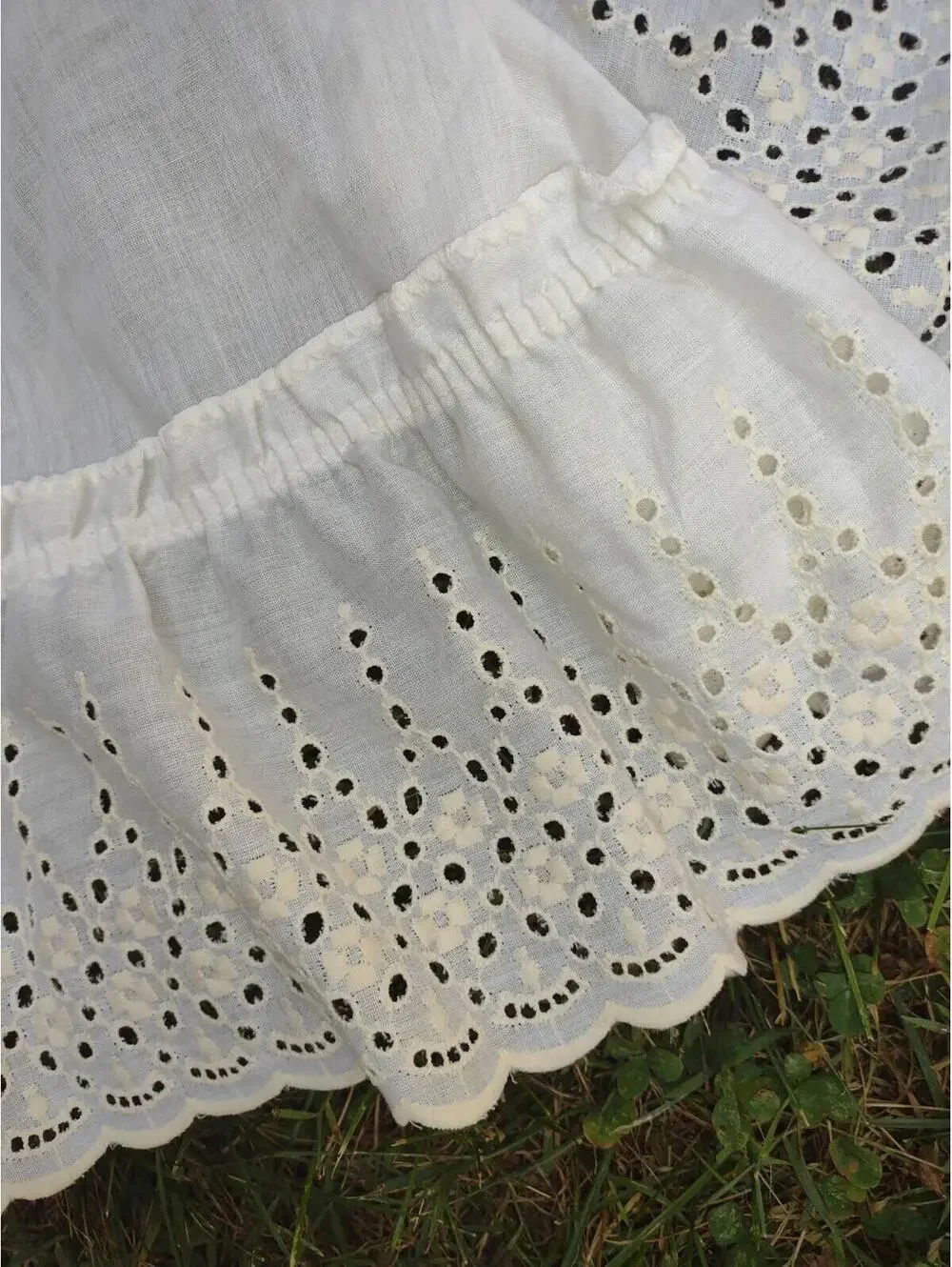 2 Pairs Eyelet Lace Ruffled Curtain Set 82